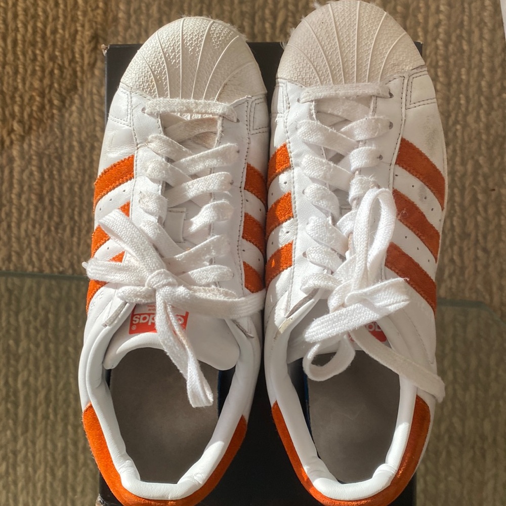 ADIDAS ORIGINAL Men’s. Size 7.5.